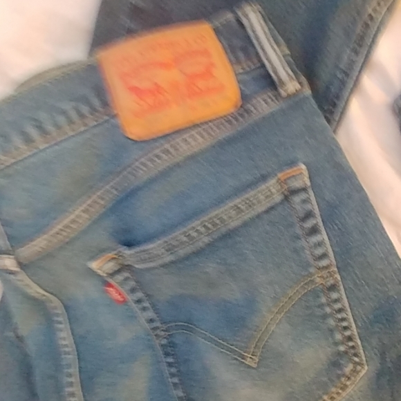 Levis - Picture 2 of 2